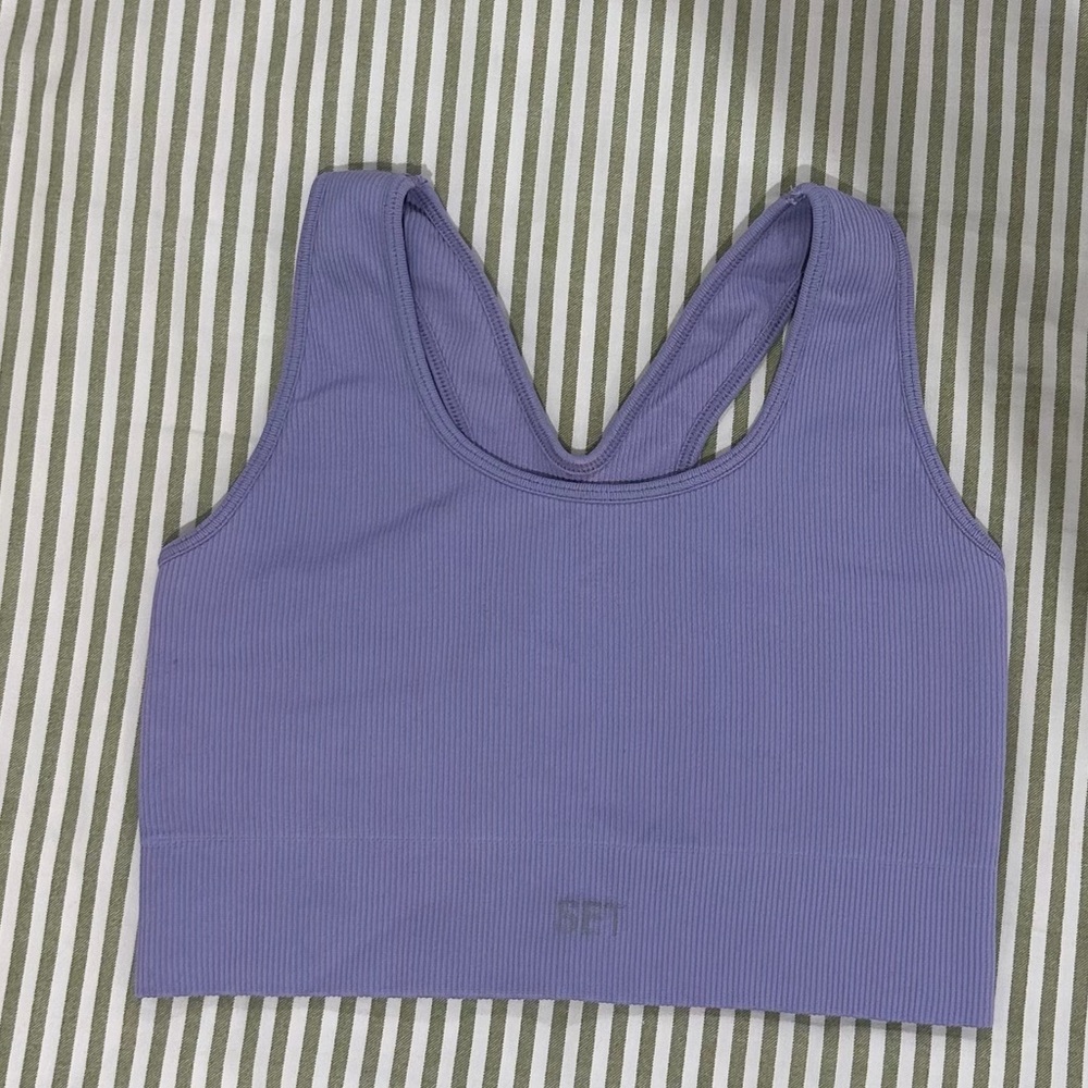 SET active x Madelyn Cline bra